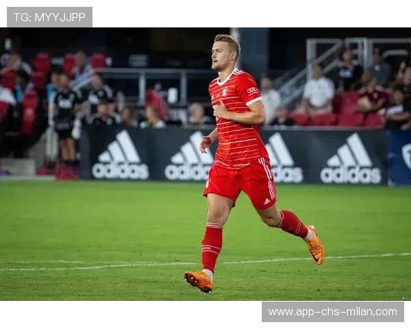 拜仁德利赫特对抗训练更强硬：领跑欧洲的新战术革命